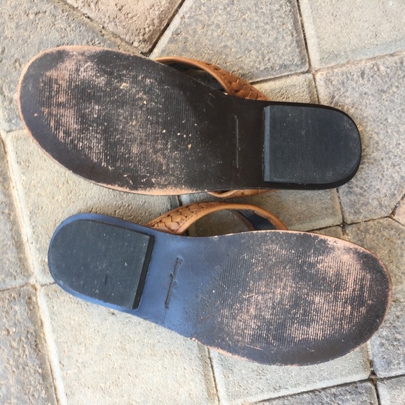 SOLD Tommy Bahama Leather Flip-Flops 11D - Picture 6 of 6